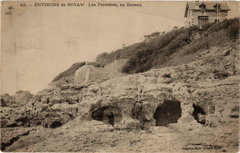Carte postale ancienne Env. de Royan Les Pierrieres au Bureau à Royan