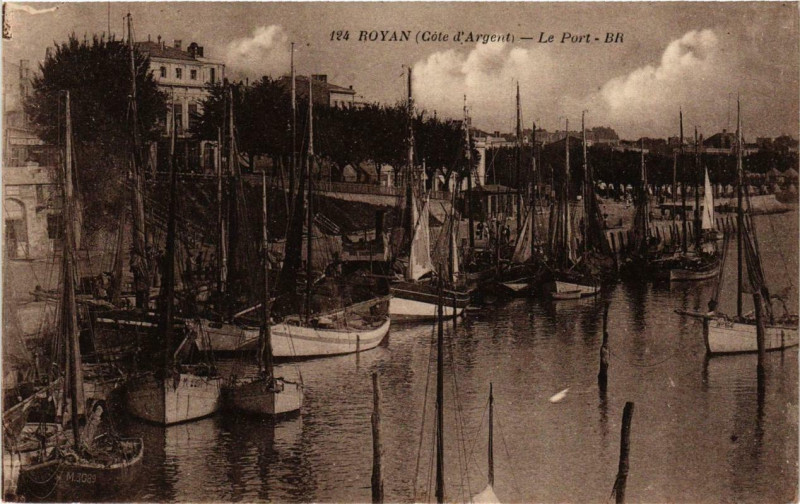 Carte postale ancienne Royan Le Port à Royan