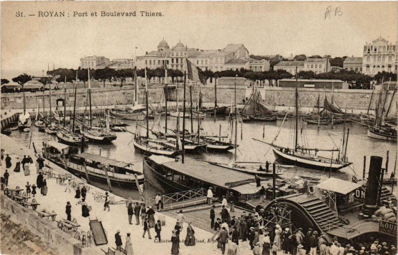 Carte postale ancienne Royan Port et Boulevard Thiers à Royan
