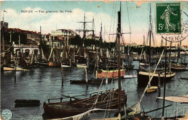 Carte postale ancienne Royan Vue générale du Port à Royan