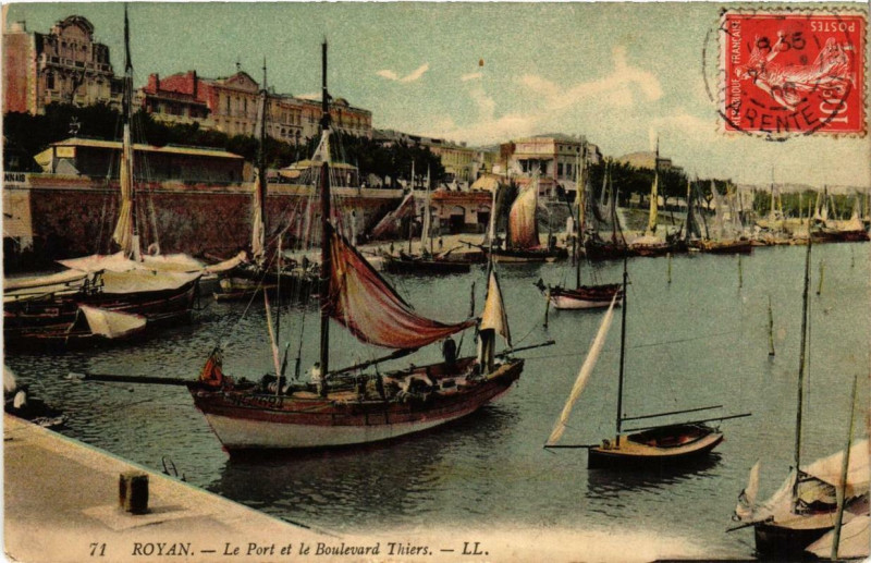 Carte postale ancienne Royan Le Port et le Boulevard Thiers à Royan