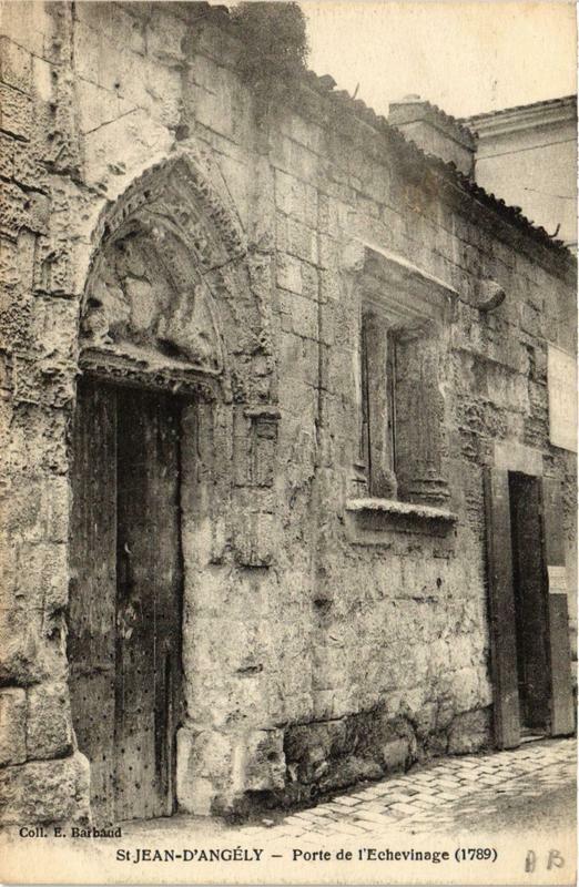 Carte postale ancienne Saint-Jean-d'Angely Porte de l'Echevinage à Saint-Jean-d'Angély