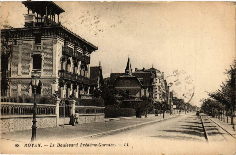 Carte postale ancienne Royan Le Boulevard Frédéric Garnier à Royan
