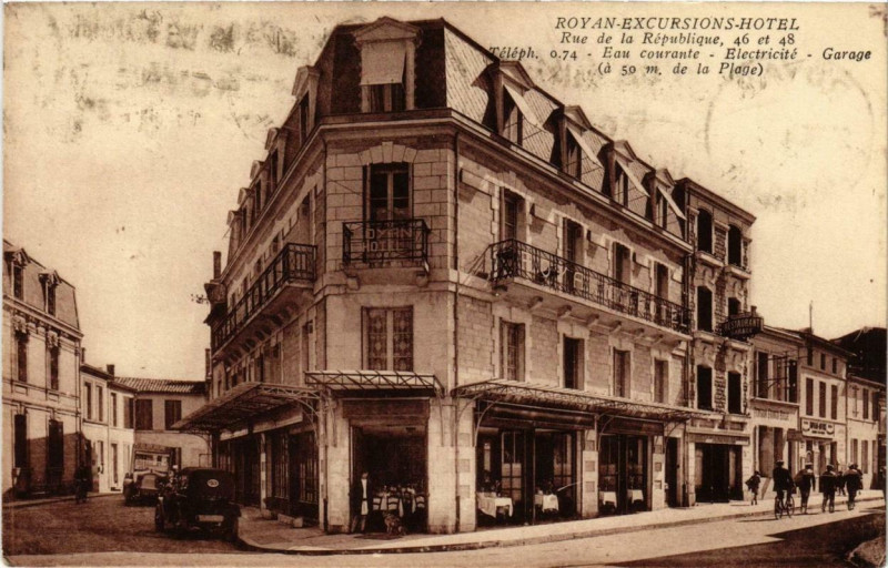 Carte postale ancienne Royan-Excursions-Hotel à Royan