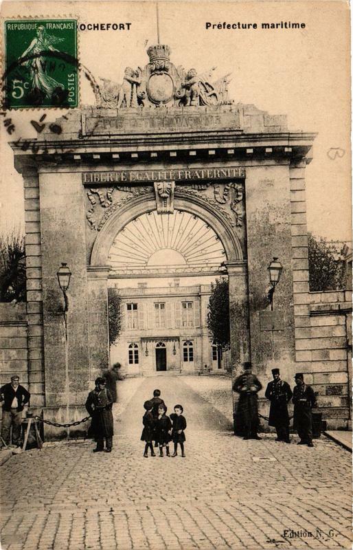 Carte postale ancienne Rochefort-sur-Mer Préfecture maritime à Rochefort