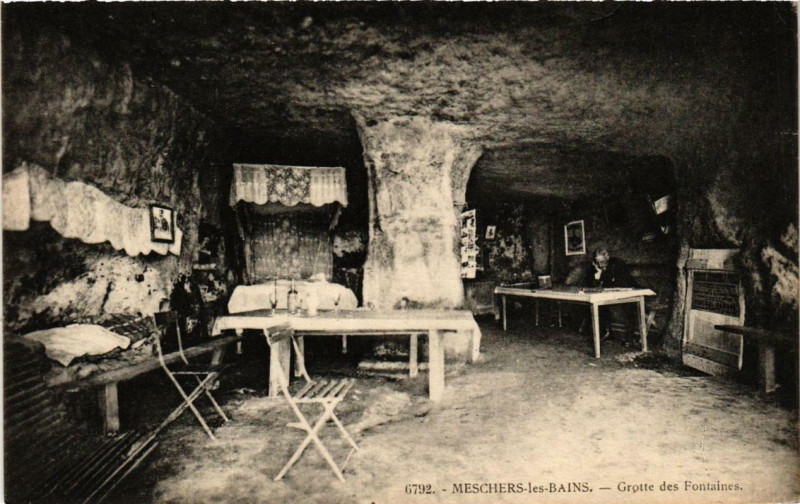 Carte postale ancienne Meschers Grotte des Fontaines