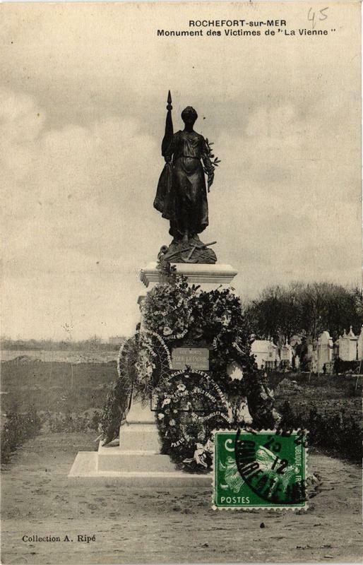Carte postale ancienne Rochefort-sur-Mer Monument des Victimes de 'La Vienne' à Rochefort