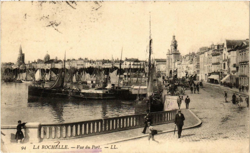 Carte postale ancienne La Rochelle Vue du Port à La Rochelle