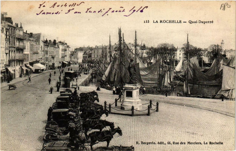 Carte postale ancienne La Rochelle Quai Duperré à La Rochelle