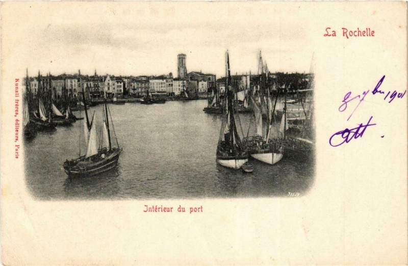 Carte postale ancienne La Rochelle Interieur du Port à La Rochelle