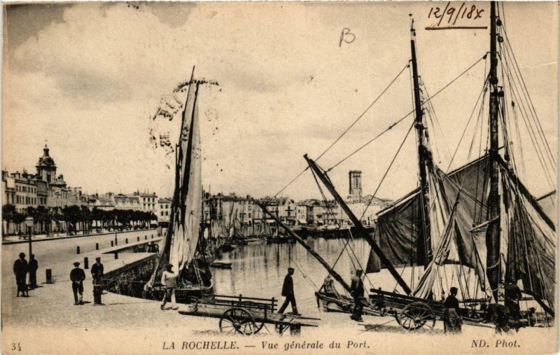 Carte postale ancienne La Rochelle Vue générale du Port à La Rochelle