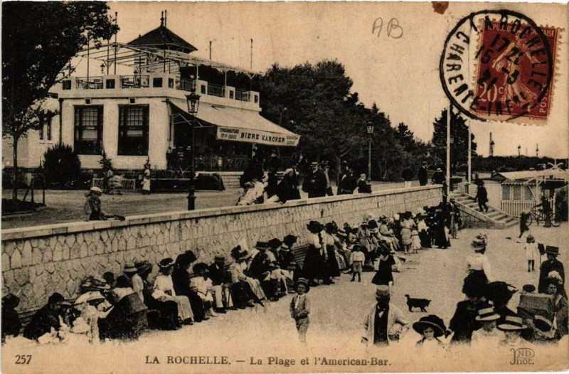 Carte postale ancienne La Rochelle La Plage et l'American Bar à La Rochelle