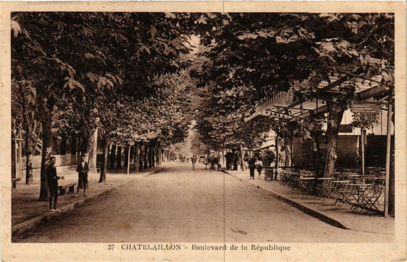 Carte postale ancienne Chatellaillon Boulevard de la République