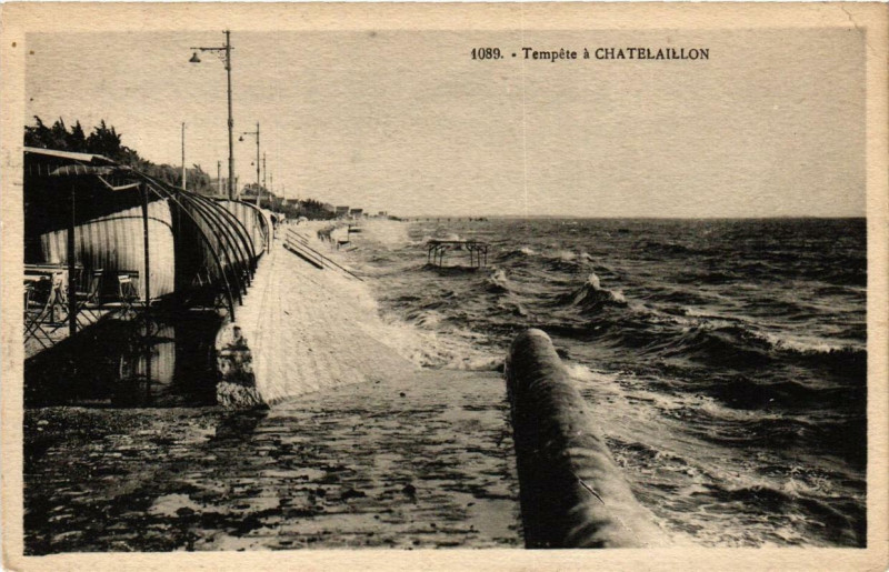 Carte postale ancienne Tempete é Chatellaillon