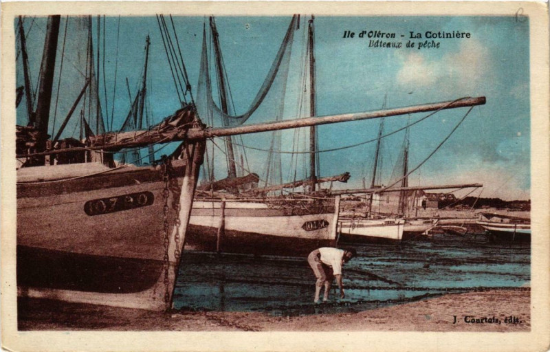 Carte postale ancienne Ile-d'Oleron La Cotiniere. Bateaux de peche