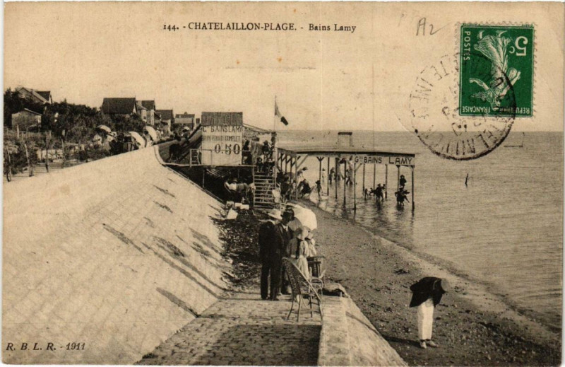 Carte postale ancienne Chatellaillon-Plage Bains Lamy
