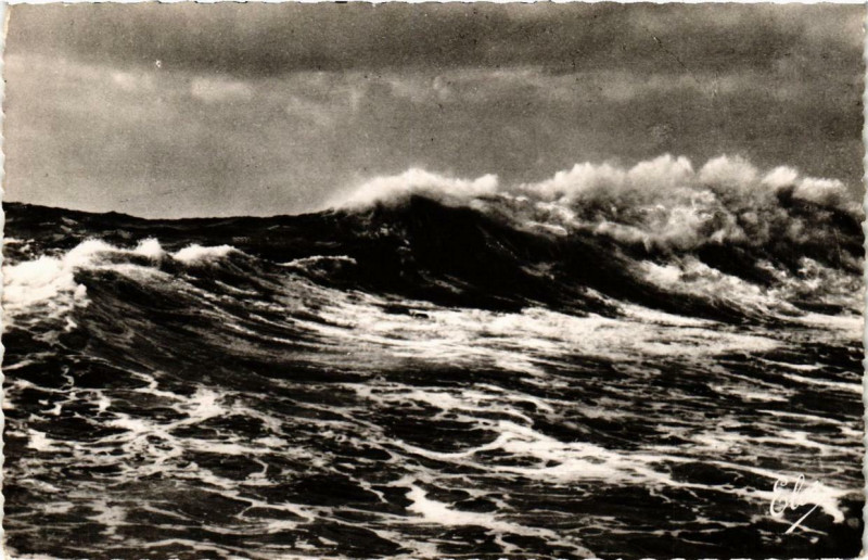 Carte postale ancienne Ile-de-Re Grosse Vague a l'Océan