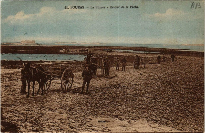 Carte postale ancienne Fouras La Fumée. Retour de la Peche à Fouras