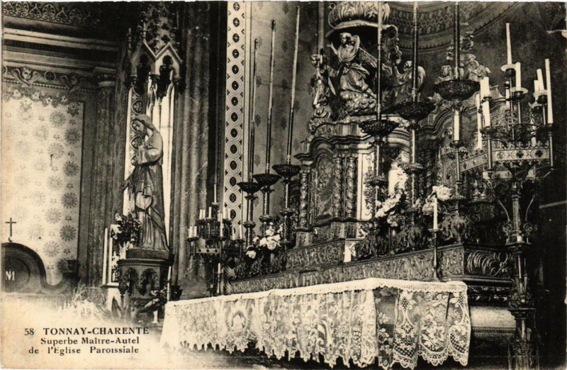Carte postale ancienne Tonnay-Charente Superbe Maitre Autel de l'Eglise Paroissiale à Tonnay-Charente