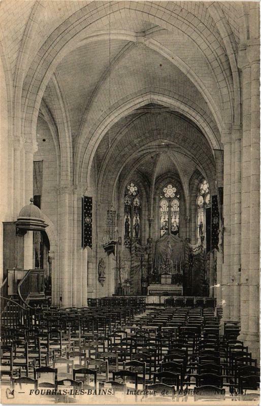 Carte postale ancienne Fouras-les-Bains Intérieur de l'Eglise à Fouras