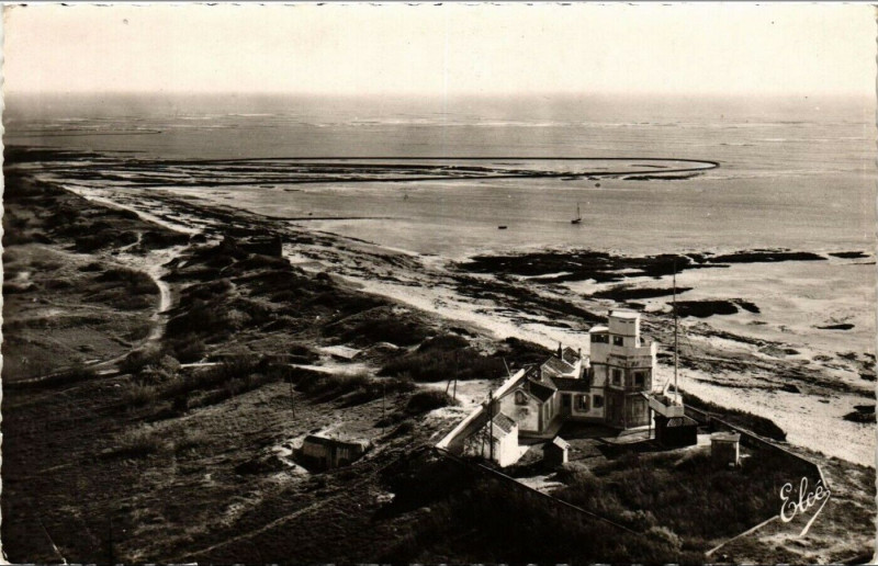 Carte postale ancienne Ile de Ré. Le Sémaphore et la Cote vus de Phare des Baleines.