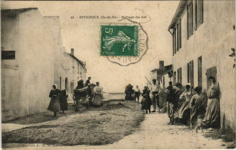Carte postale ancienne Rivedoux Battage du blé