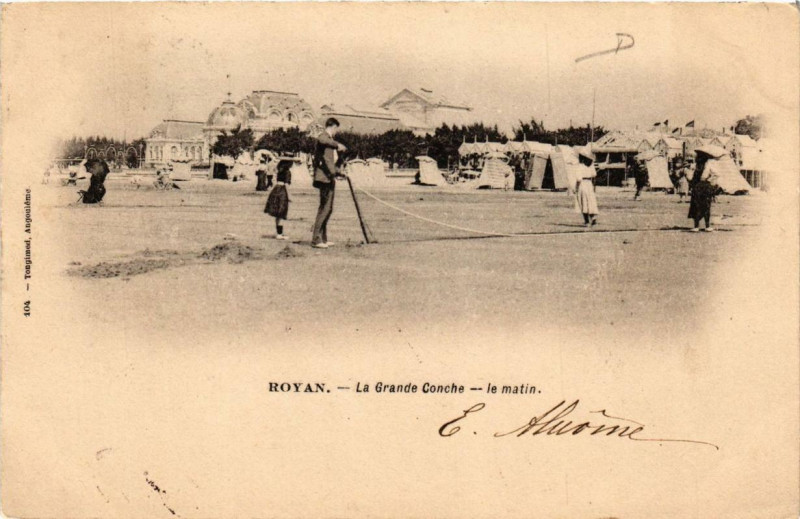 Carte postale ancienne Royan La Grande Conche-le matin à Royan
