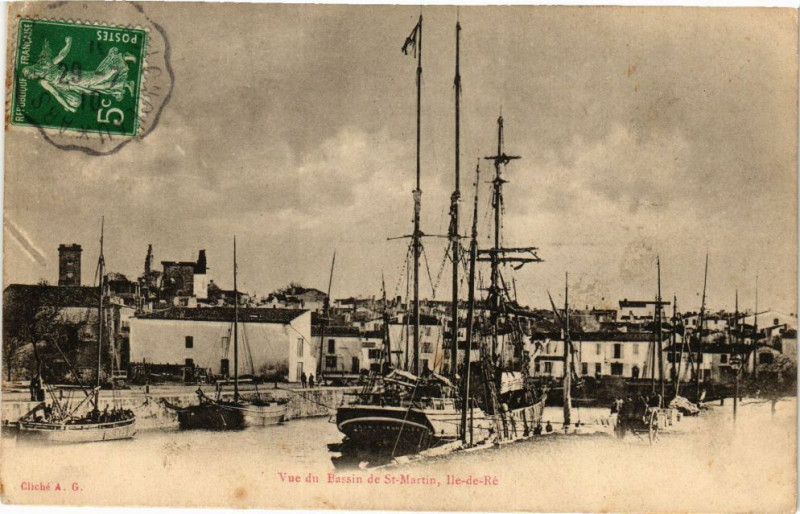 Carte postale ancienne Vue du Bassin de Saint-Martin Ile-de-Re