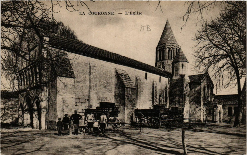 Carte postale ancienne Couronne - L'Eglise