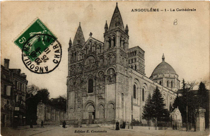 Carte postale ancienne Angouleme - La Cathédrale à Angoulême