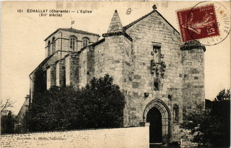 Carte postale ancienne Echallat - L'Eglise (Xii siecle) à Échallat