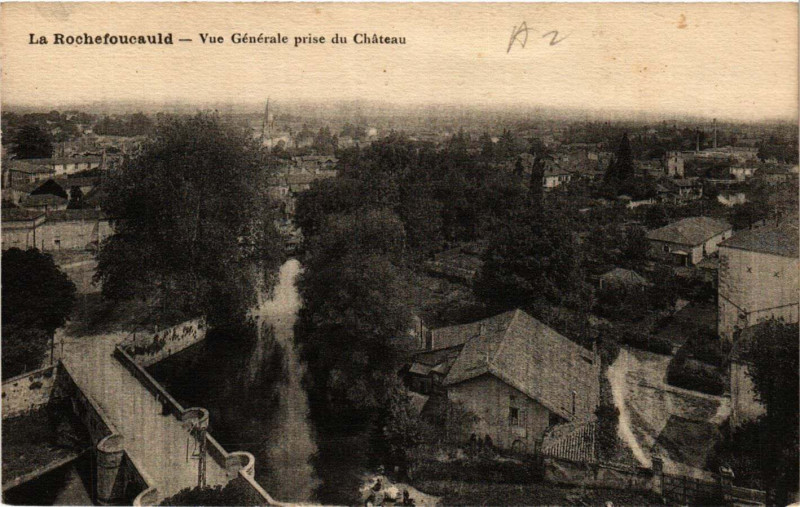Carte postale ancienne La Rochefoucauld - Vue générale prise du Chateau