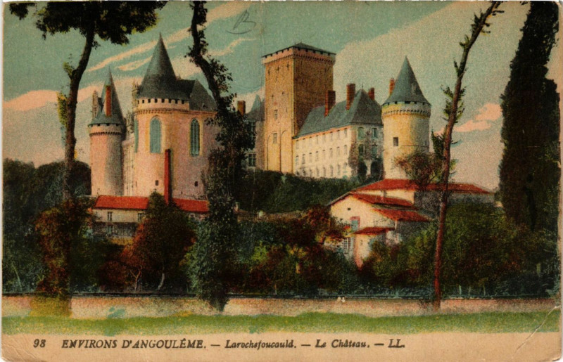 Carte postale ancienne Env. d'Angouleme - Larochefoucauld - Le Chateau
