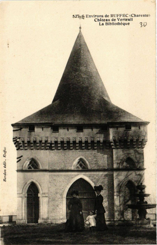 Carte postale ancienne Env. de Ruffec - Chateau de Verteuil - La Bibliotheque à Ruffec