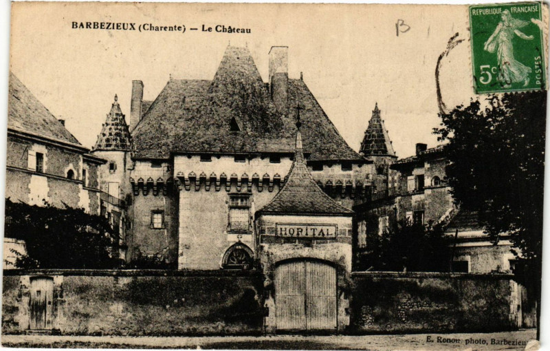 Carte postale ancienne Barbezieux - Le Chateau