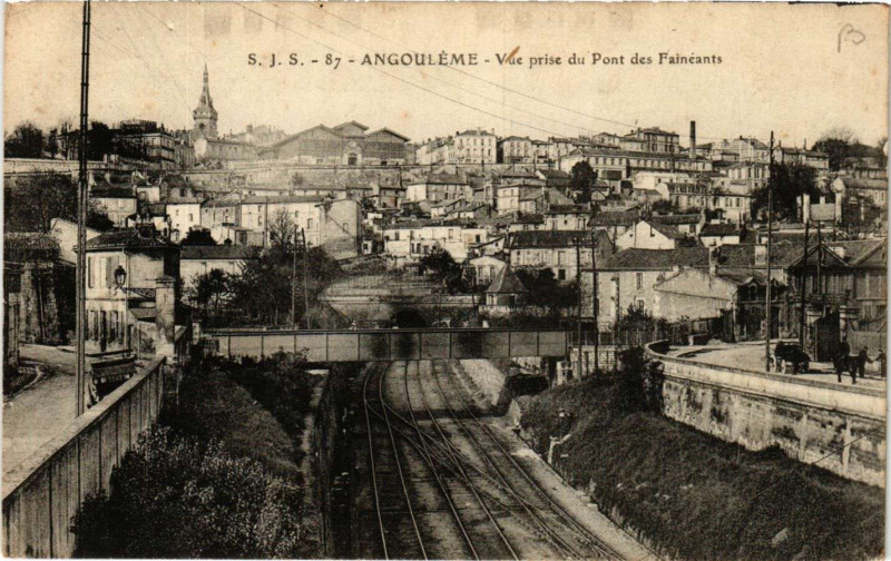 Carte postale ancienne Angouleme - Vue prise du Pont des Faieants à Angoulême