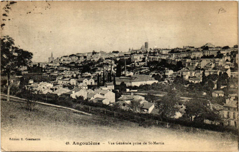 Carte postale ancienne Angouleme - Vue générale prise de Saint-Martin à Angoulême