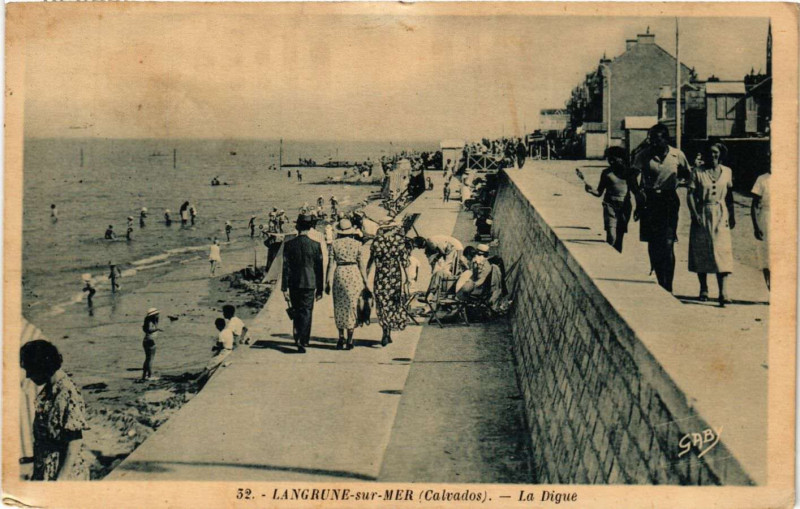 Carte postale ancienne Langrune-sur-Mer (Calvades) - La Digue