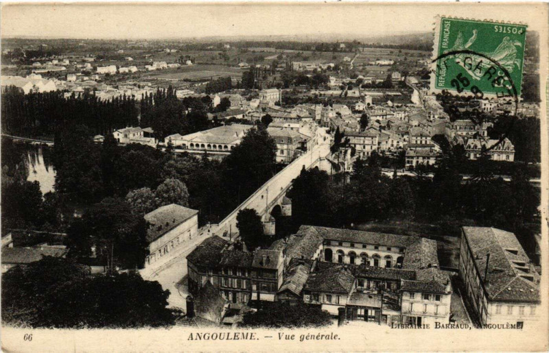Carte postale ancienne Angouleme - Vue générale à Angoulême