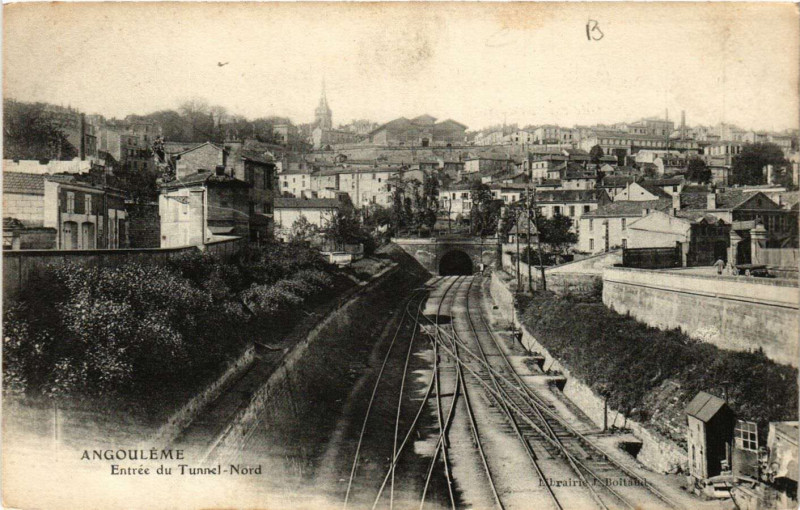 Carte postale ancienne Angouleme - Entrée du Tunnel-Nord à Angoulême