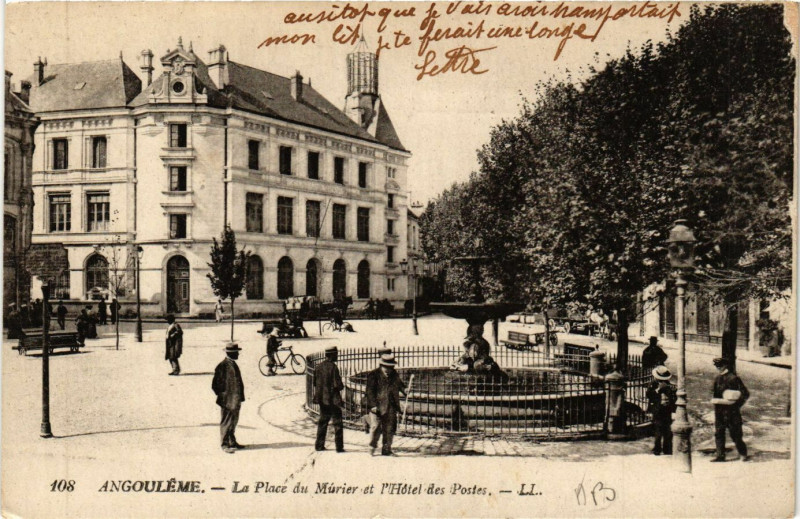 Carte postale ancienne Angouleme - La Place du Murier et l'Hotel des Postes à Angoulême