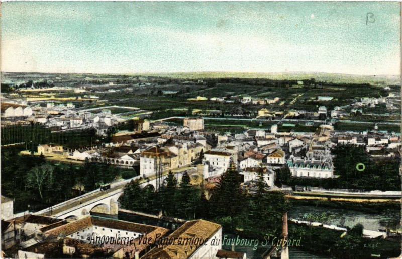 Carte postale ancienne Vue Panoramique du Faubourg Saint-Cybard à Angoulême