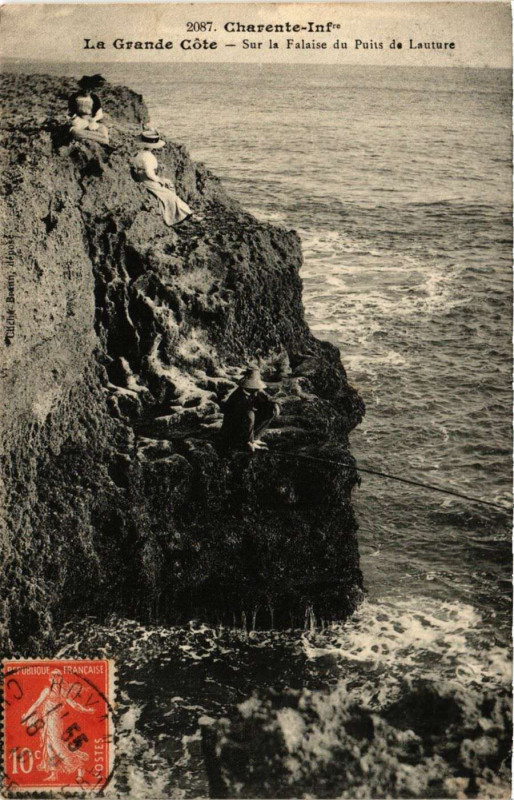 Carte postale ancienne La Grande Cote - Sur le Falaise du Puits de Lauture