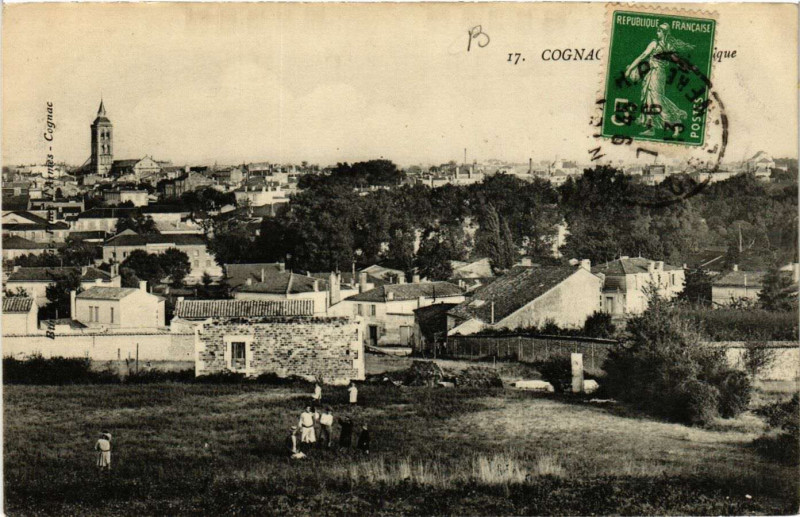 Carte postale ancienne Cognac - Vue panoramique à Cognac