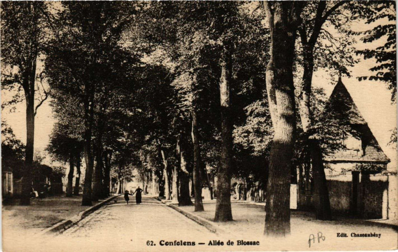 Carte postale ancienne Confolens - Allée de Blossac à Confolens