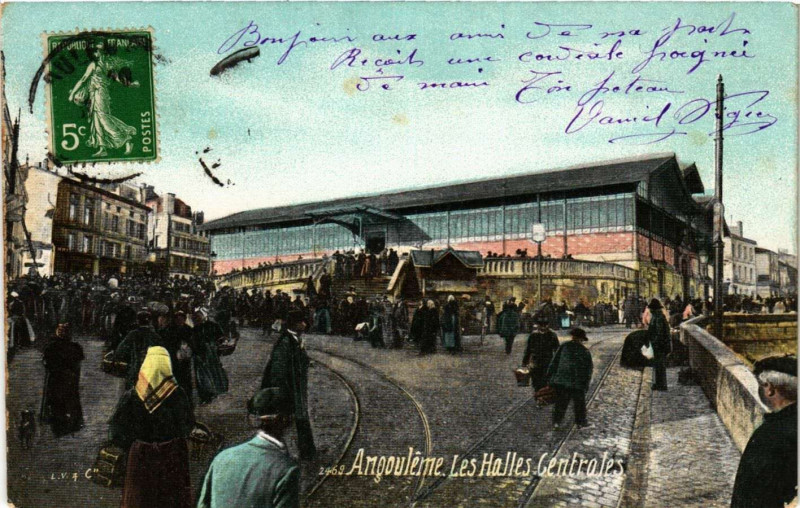 Carte postale ancienne Angouleme - Les Halles Centrales à Angoulême
