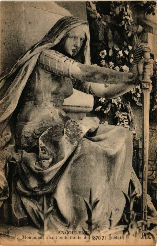 Carte postale ancienne Angouleme - Mon. aux Combuttants de 1870-71 (detail) à Angoulême