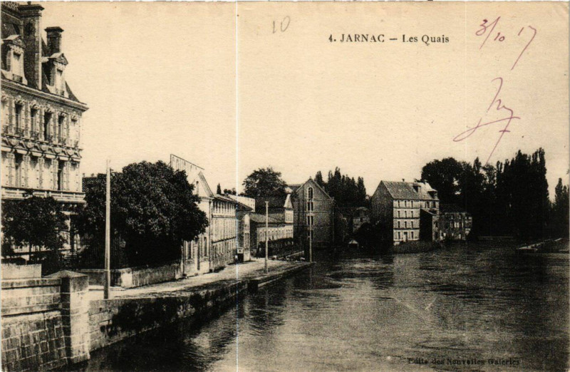 Carte postale ancienne Jarnac - Le Quais à Jarnac