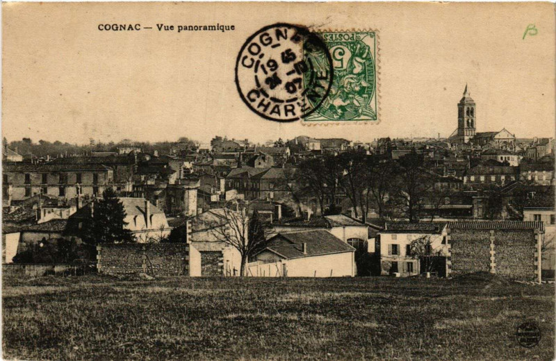 Carte postale ancienne Cognac - Vue panoramique à Cognac