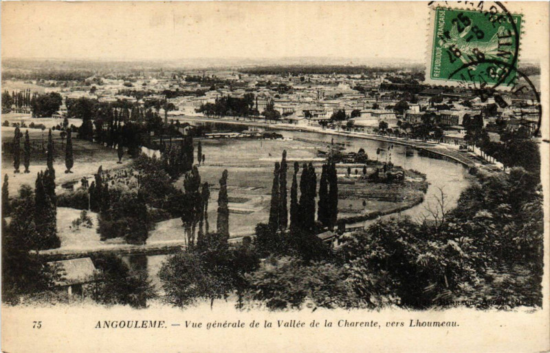 Carte postale ancienne Angouleme - Vue générale de la Vallée de la Charente vers Lhoumeau à Angoulême